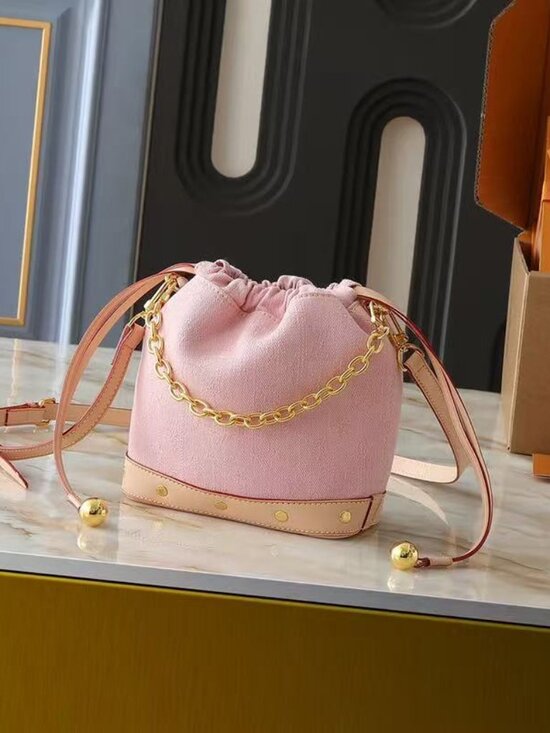 DIOR Handbags - Classic DIOR Bag: A Stylish and Versatile Choice for Elegance